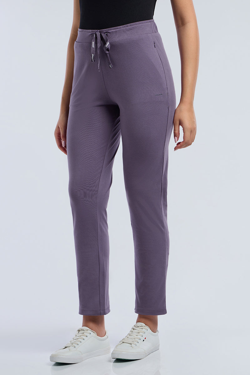 ESSENTIAL RELAXED FULL LENGTH PANTS - Mulled Grape