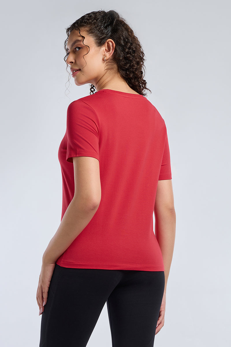 ESSENTIAL PRINTED TEE - Scarlet Base