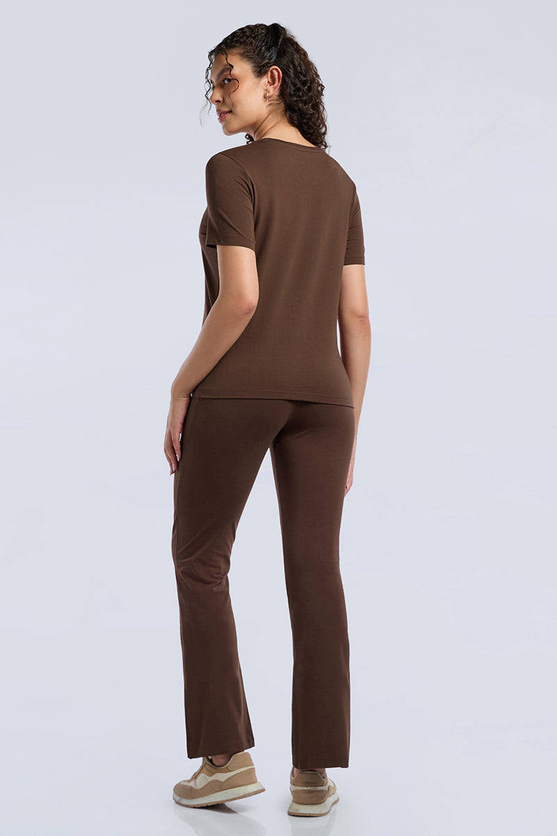 ESSENTIAL PRINTED TEE - Shaved Chocolate Base