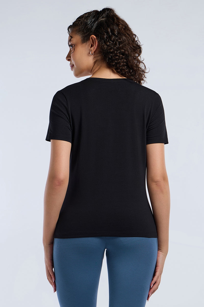 ESSENTIAL V-NECK PRINTED TEE - Black Base