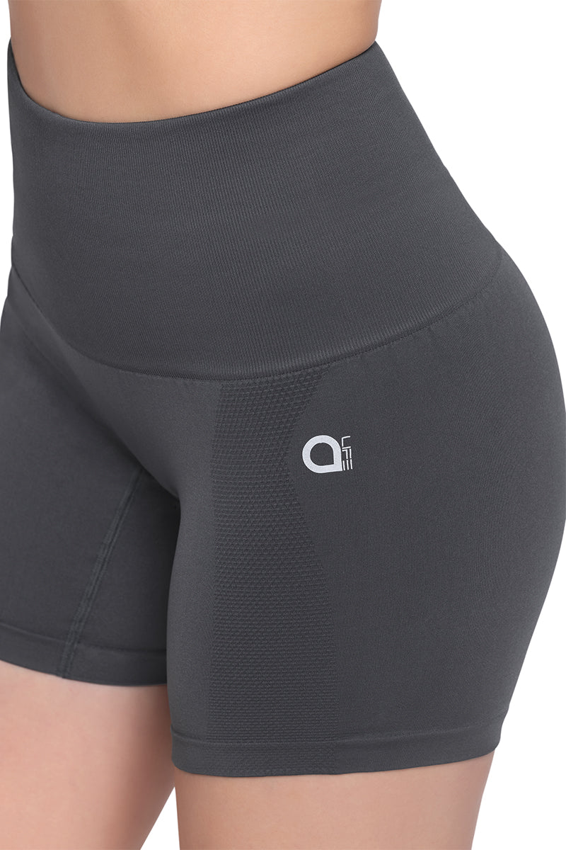 Seamless Cycling Shorts - Gray Pinstripe